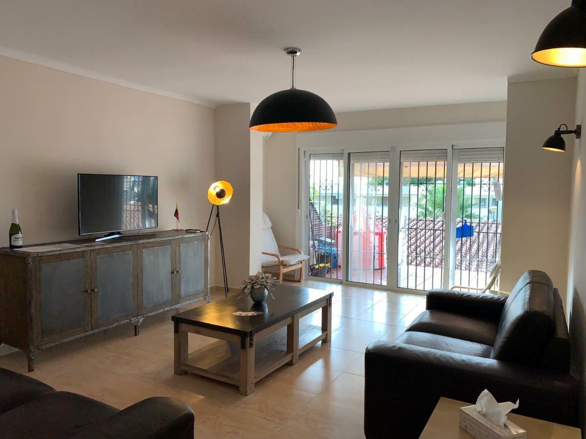 Apartamentai Torremolinos Exterior photo